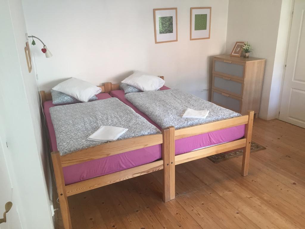 Apartments At The Golden Plough Prag Rum bild